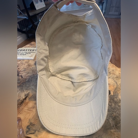 Stylish White Cadet Cap - Adjustable & Versatile - Picture 6 of 7